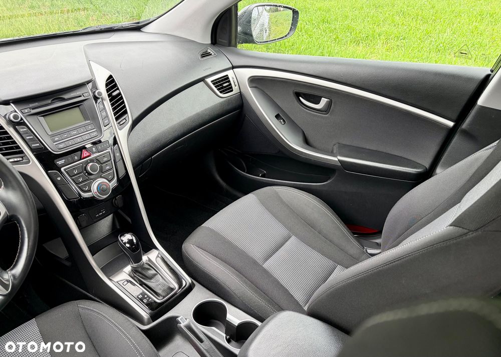 Hyundai i30 1.6 CRDi Automatik Style - 14