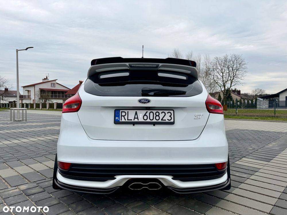 Ford Focus 2.0 EcoBoost ST mit Leder-Sport-Paket - 13