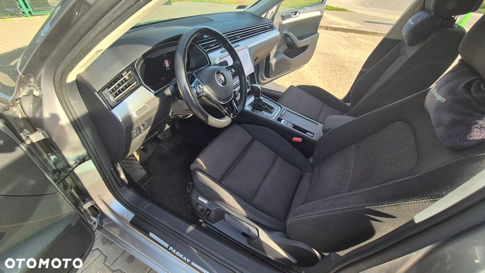 Volkswagen Passat - 20