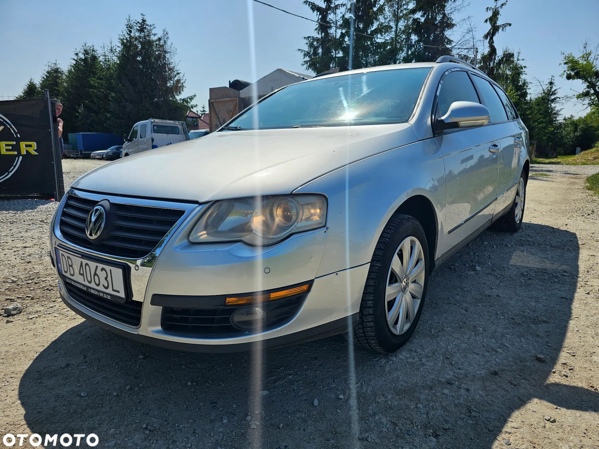 Volkswagen Passat - 1
