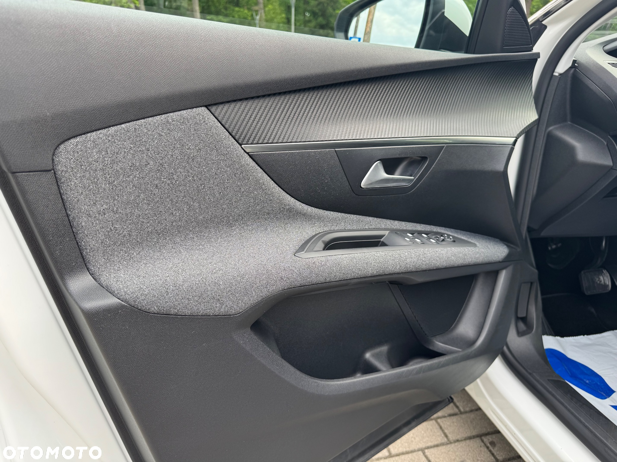 Peugeot 3008 1.5 BlueHDi Active S&S EAT8 - 14