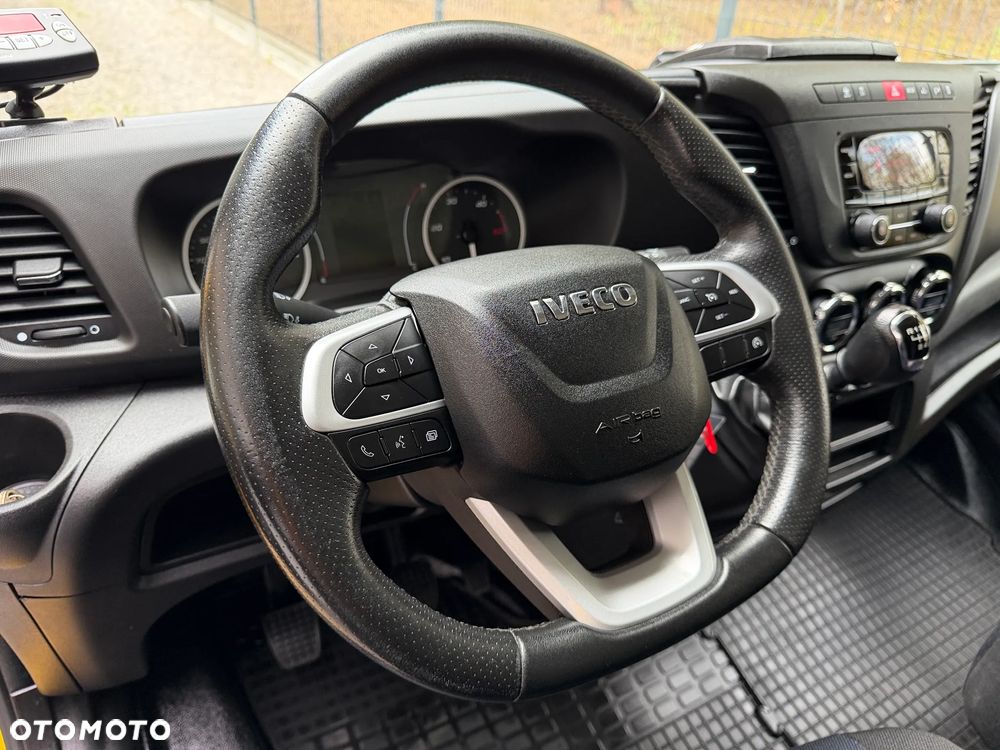 Iveco 35S16 3.0l Chłodnia 8 Palet / Agregat Carrier Viento / Izoterma RomCar / Unikatowy stan / Nowe opony / Serwisowany w aso / FV23% - 29