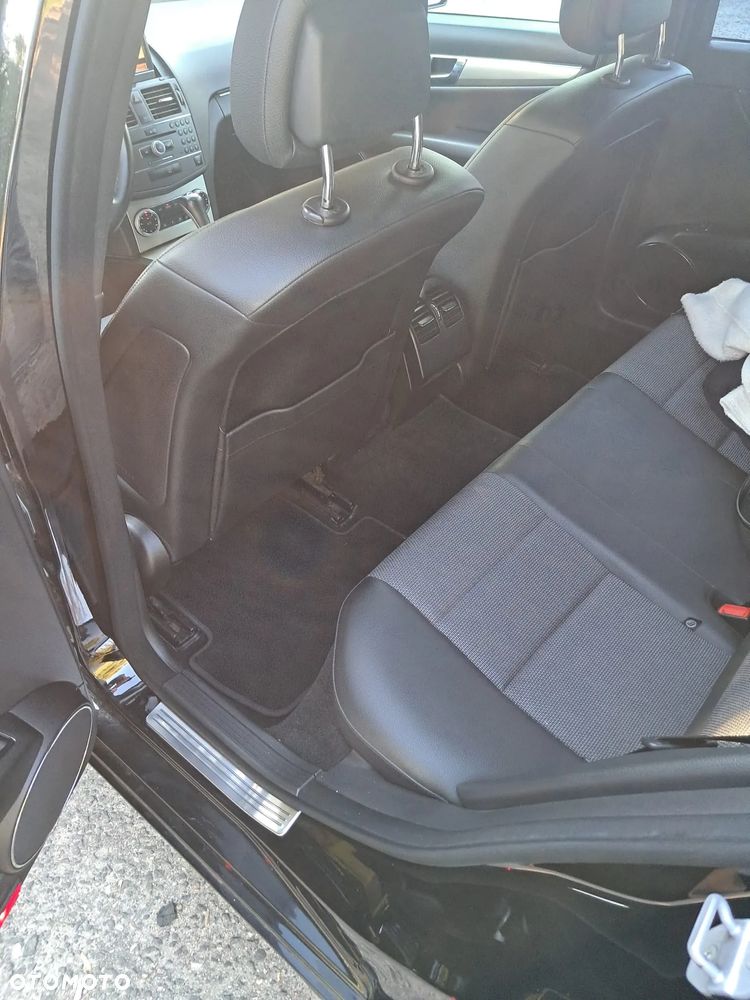 Mercedes-Benz Klasa C 220 CDI DPF Automatik BlueEFFICIENCY Avantgarde - 18