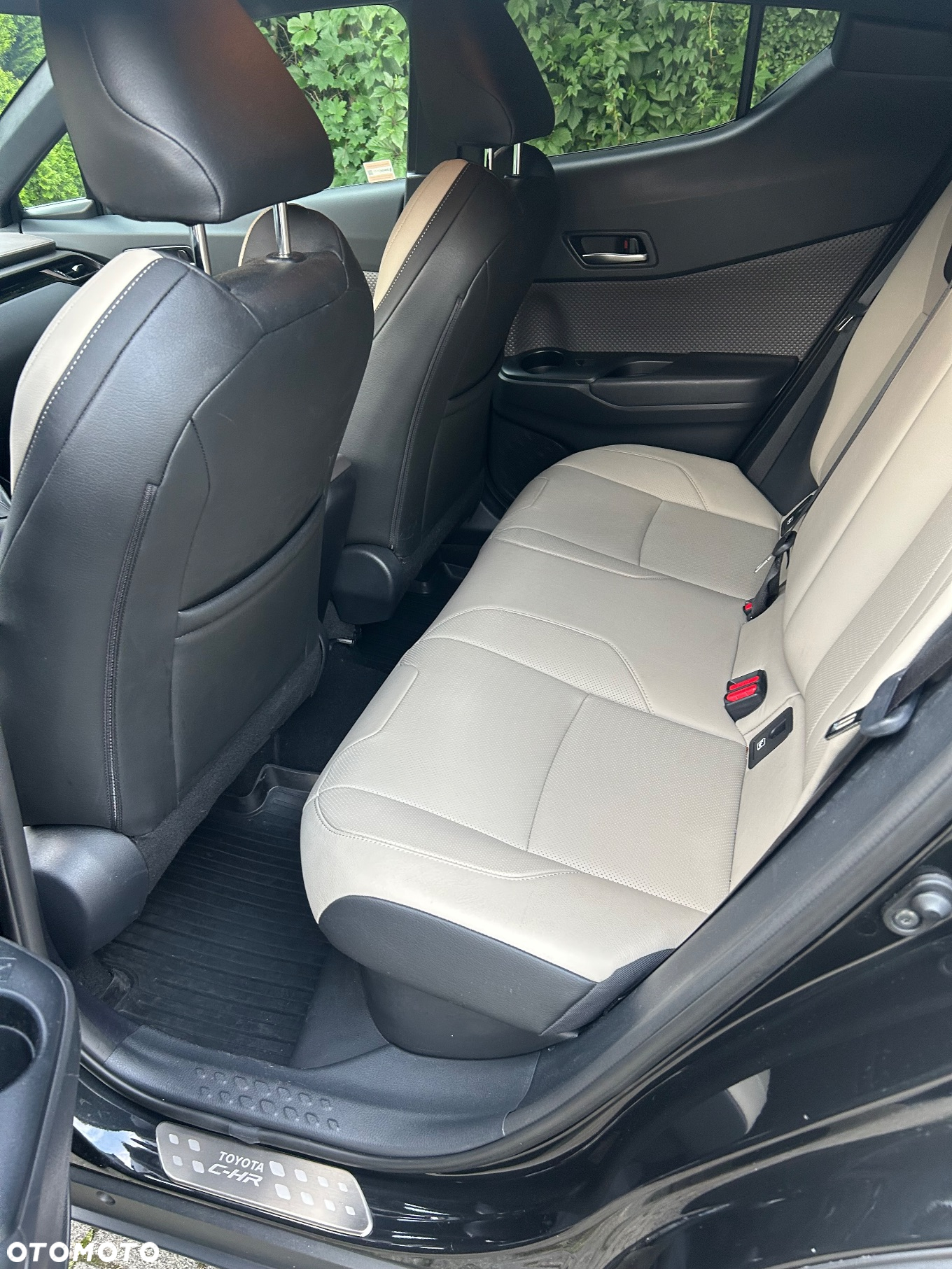 Toyota C-HR 2.0 Hybrid Executive - 8