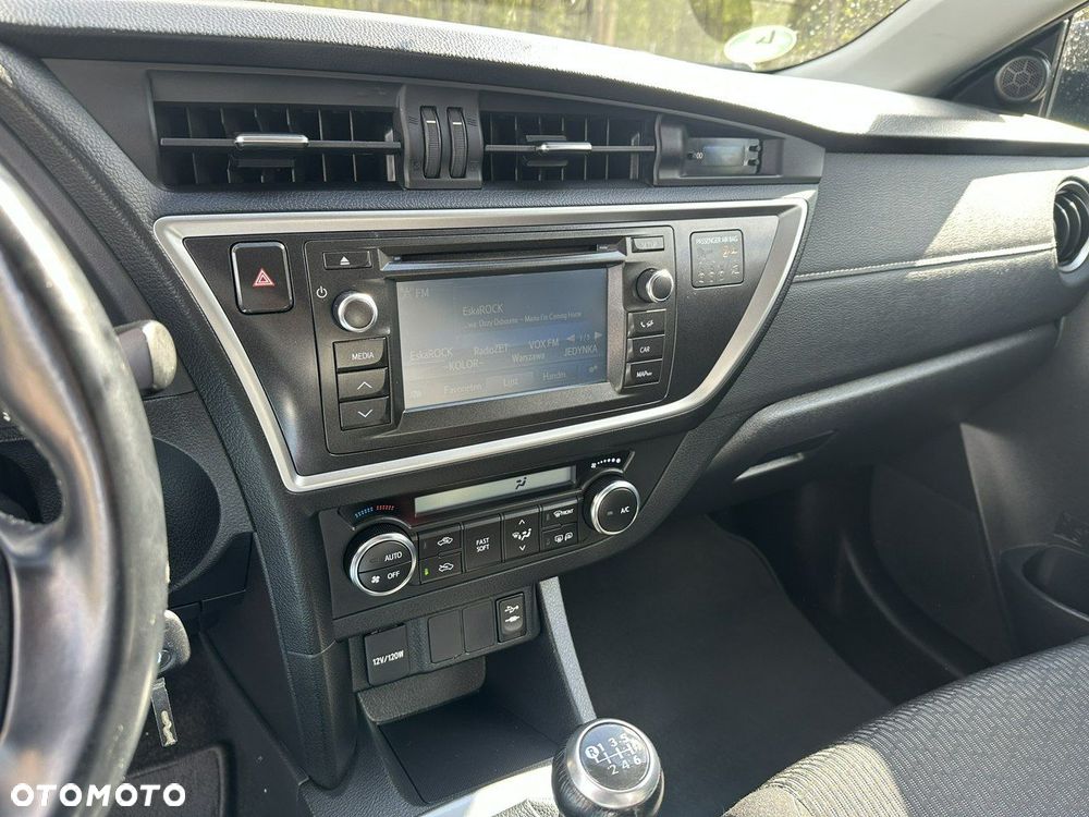 Toyota Auris - 25