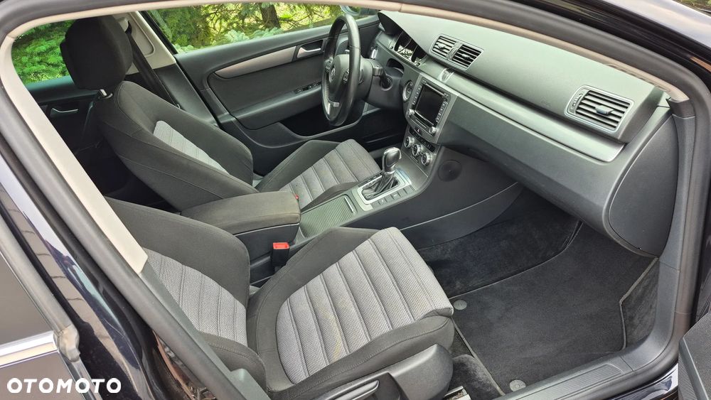 Volkswagen Passat - 14
