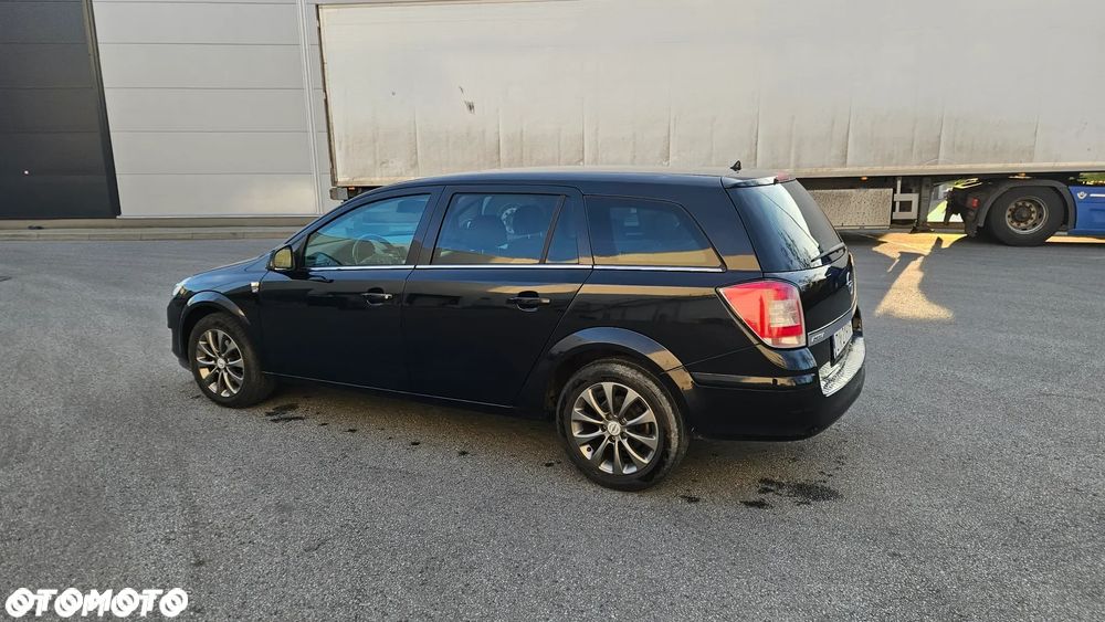 Opel Astra 1.6 150 Jahre - 5