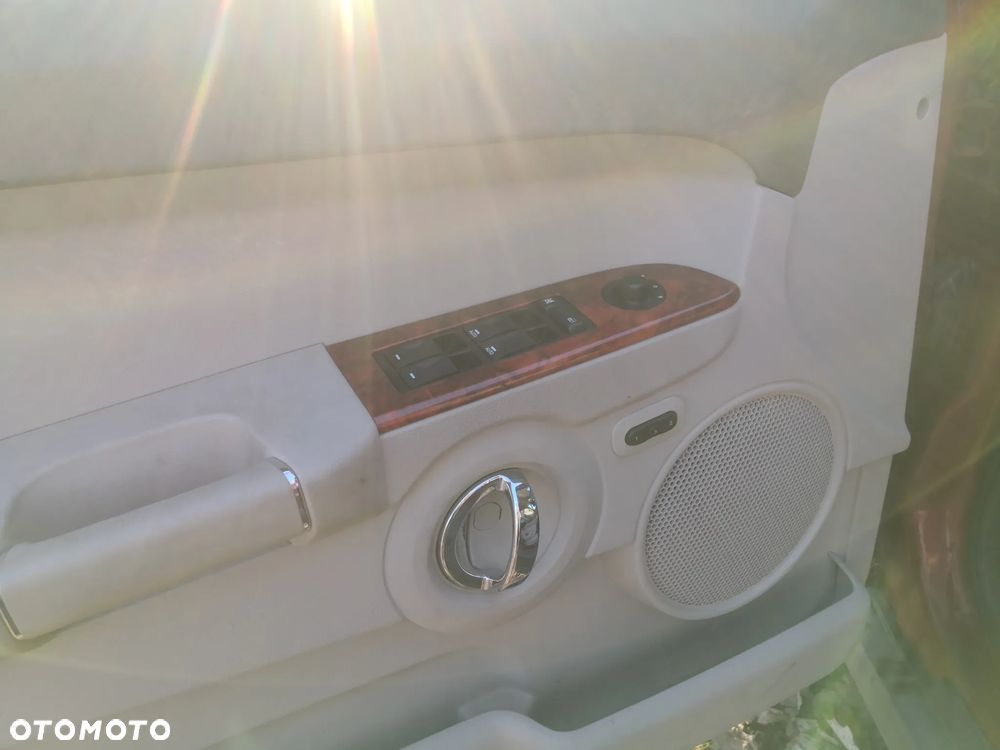 Jeep Commander 4.7 Automatik - 23