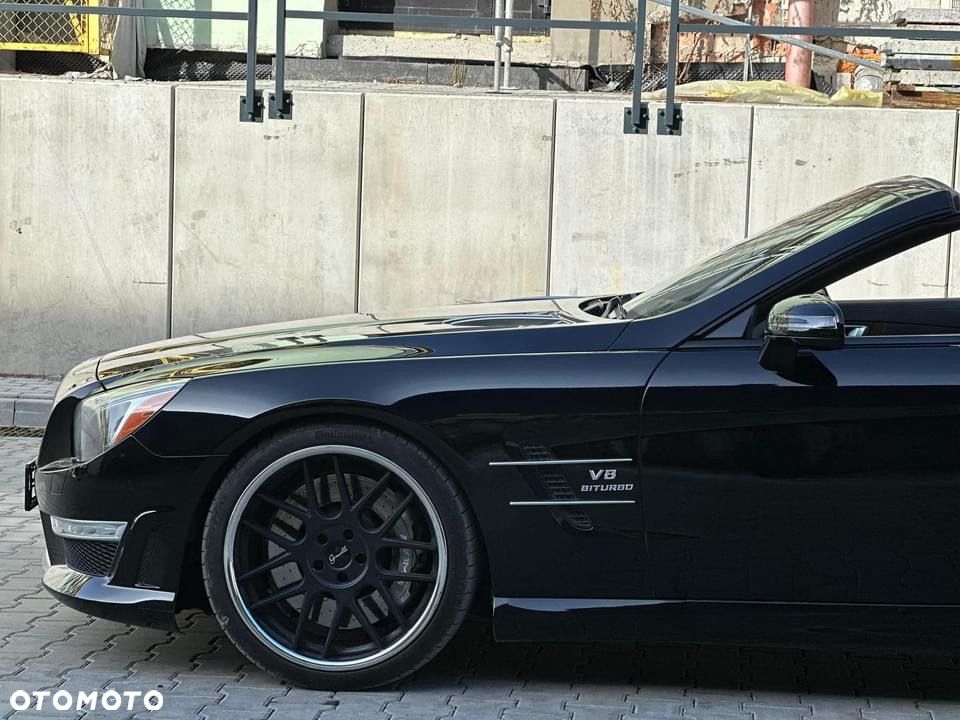 Mercedes-Benz SL 63 AMG - 21