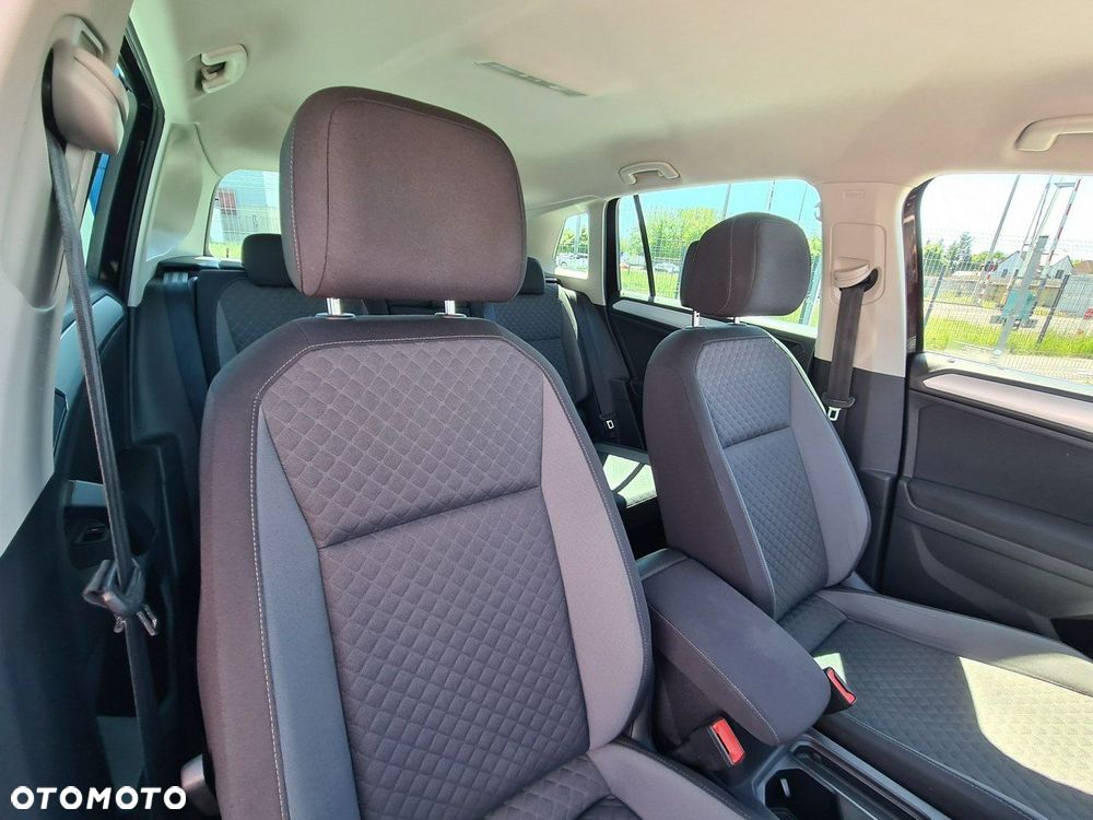 Volkswagen Tiguan - 23