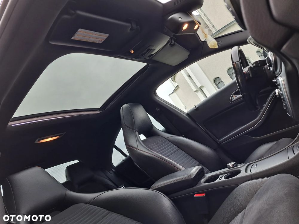Mercedes-Benz CLA 220 CDI 7G-DCT AMG Line - 23