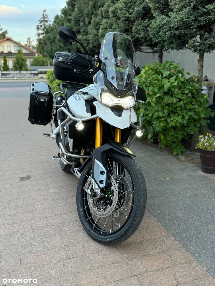 Triumph Tiger - 1