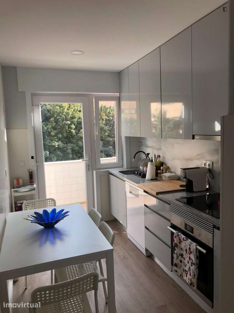 Quarto - localizado em Paranhos Porto - Grande imagem: 2/4