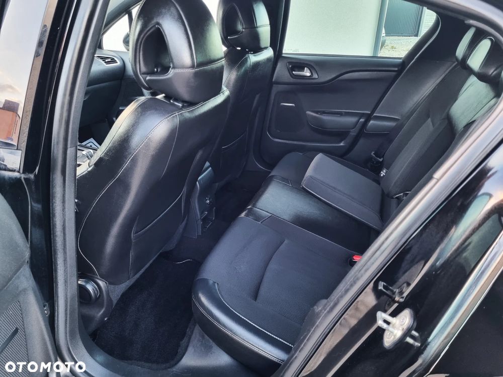 Citroën DS4 1.6 e-HDi SoChic MCP - 10