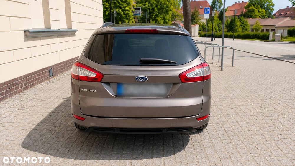 Ford Mondeo 2.0 TDCi Ambiente - 6