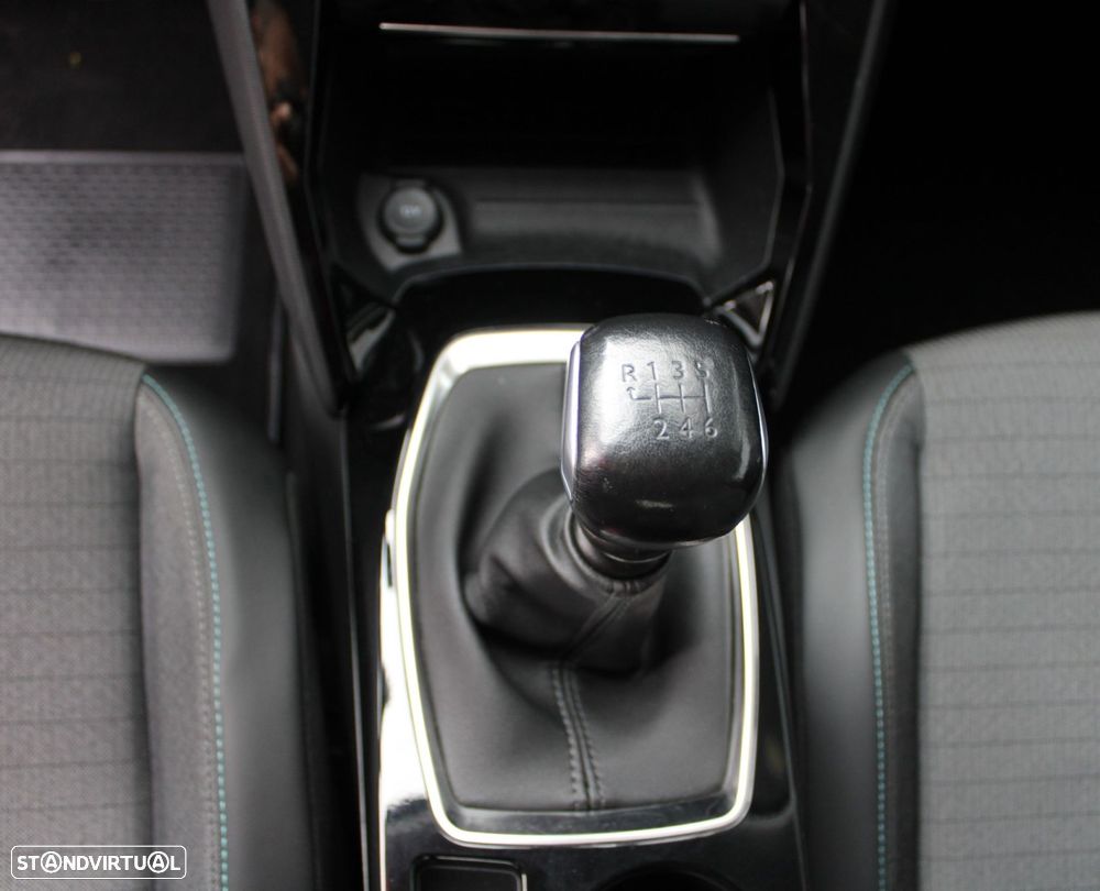 Peugeot 2008 1.2 PureTech Allure - 31