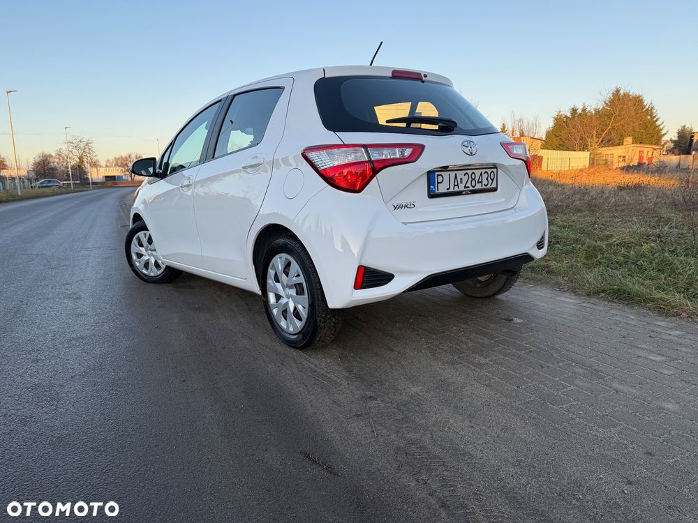 Toyota Yaris 1.0 Premium - 17