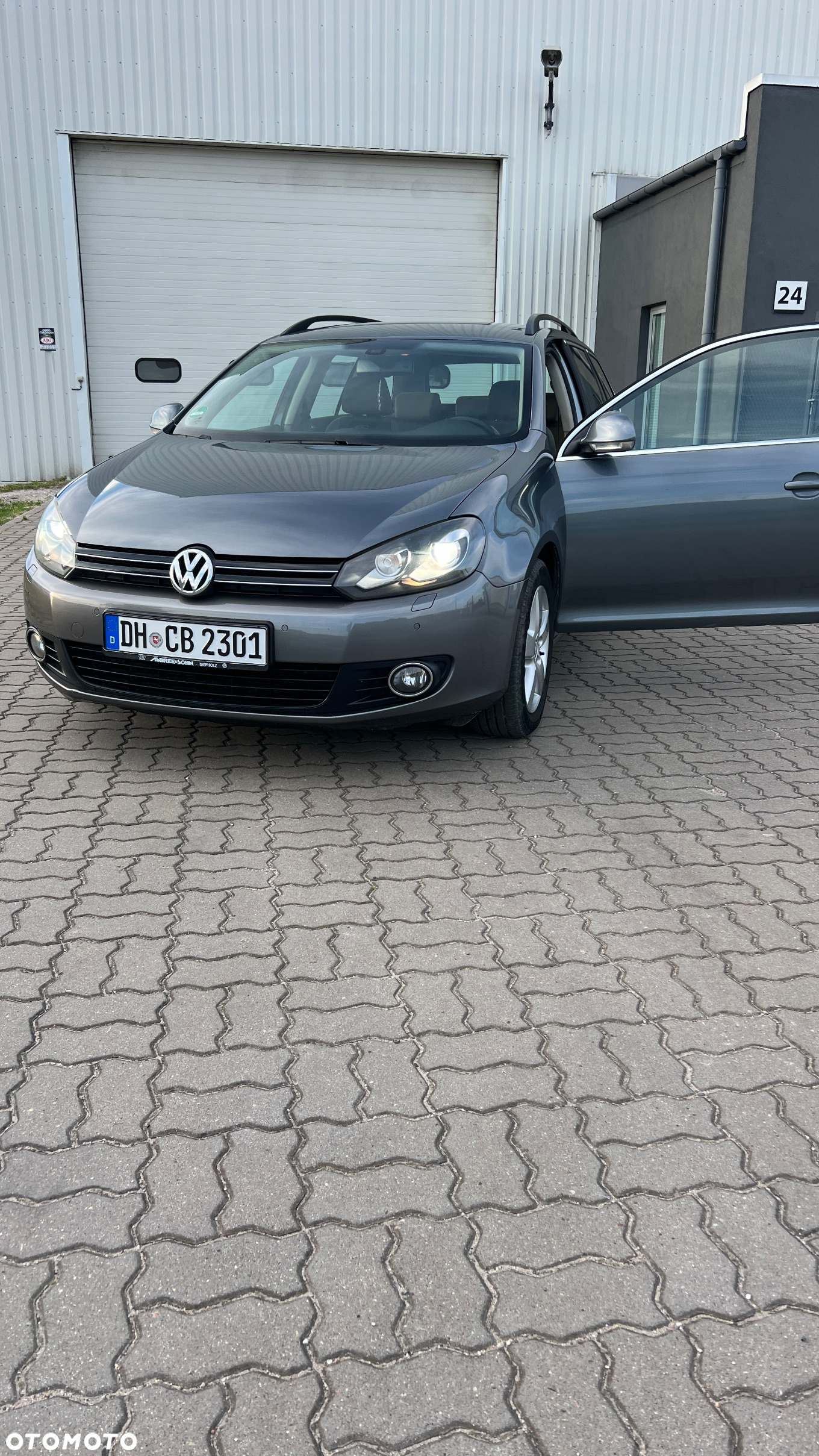 Volkswagen Golf 1.6 TDI BlueMotion Technology DSG Comfortline - 30