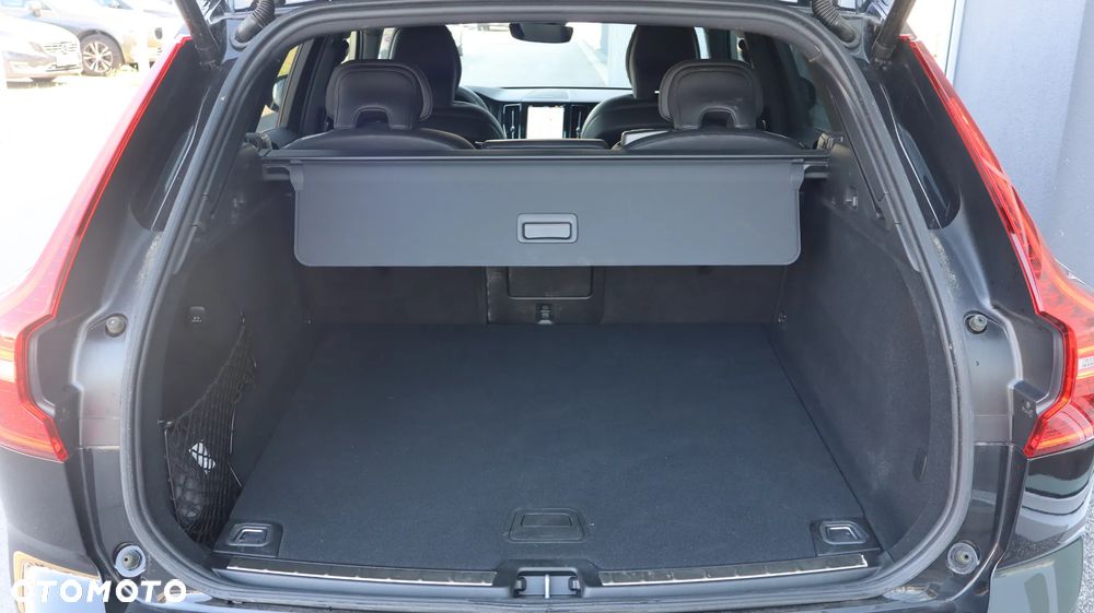 Volvo XC 60 B5 B AWD Ultimate Black Edition - 21