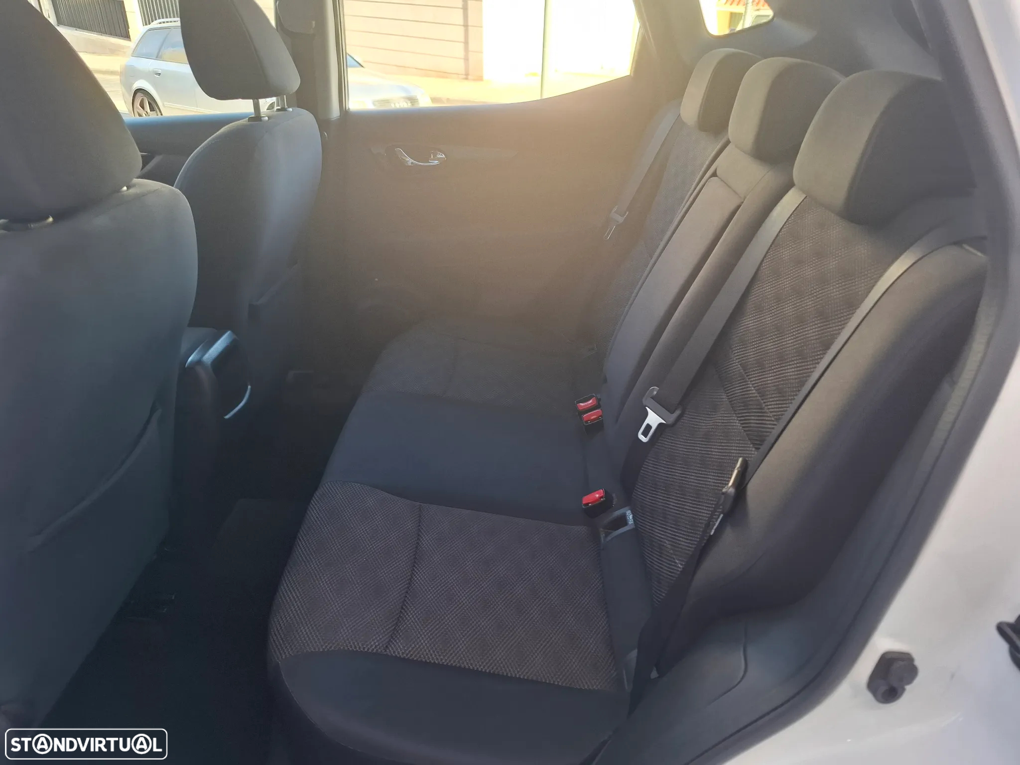 Nissan Qashqai 1.5 dCi N-Connecta - 26