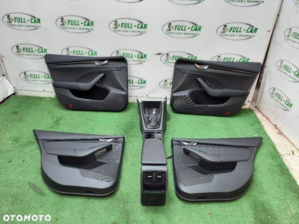 SKODA OCTAVIA IV 2020 PRAWY TYL kombi   TAPICERKA DRZWI 5E7867024A  5E8867014A 5E7867023A 5E8867013A - 1