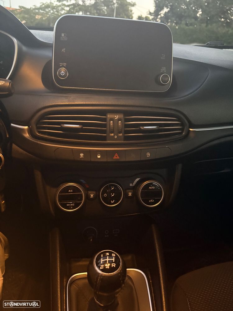 Fiat Tipo Station Wagon 1.3 M-Jet Lounge - 12