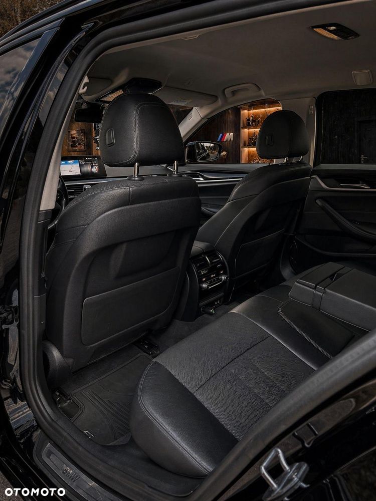 BMW Seria 5 525d xDrive Sport-Aut Luxury Line - 15