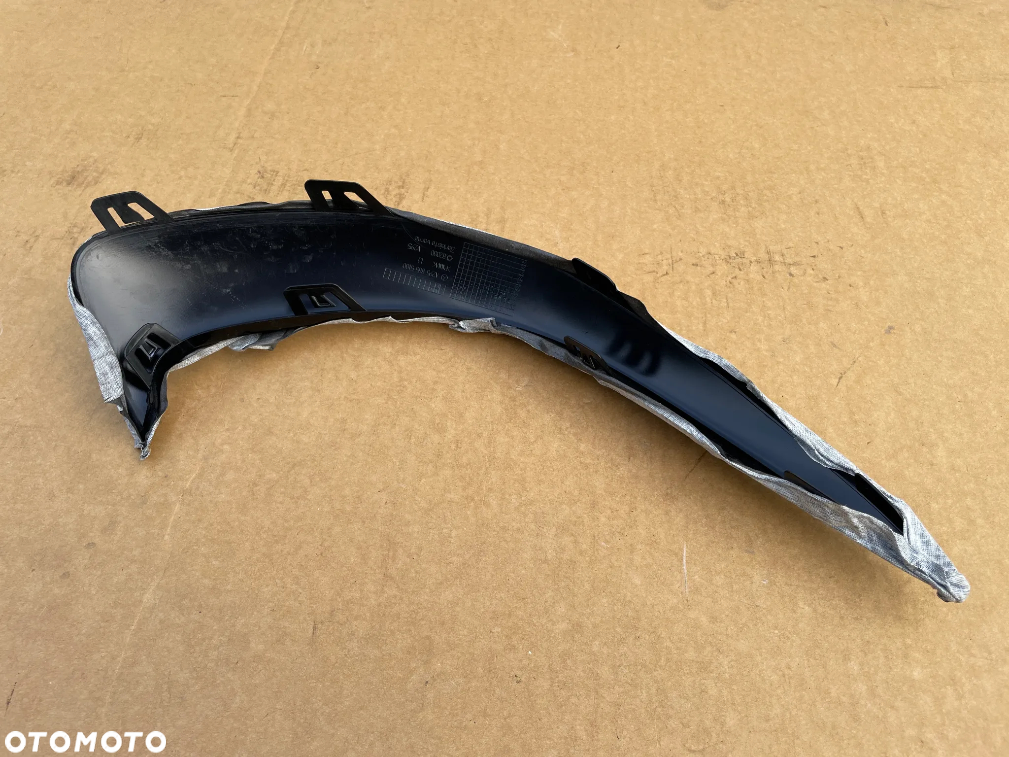 MERCEDES EQE W295 A2958855100 LEWA LISTWA NOWA ORYGINALNA ZDERZAKA PRZEDNIEGO CZARNA - 2