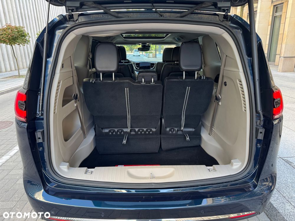 Chrysler Pacifica - 28