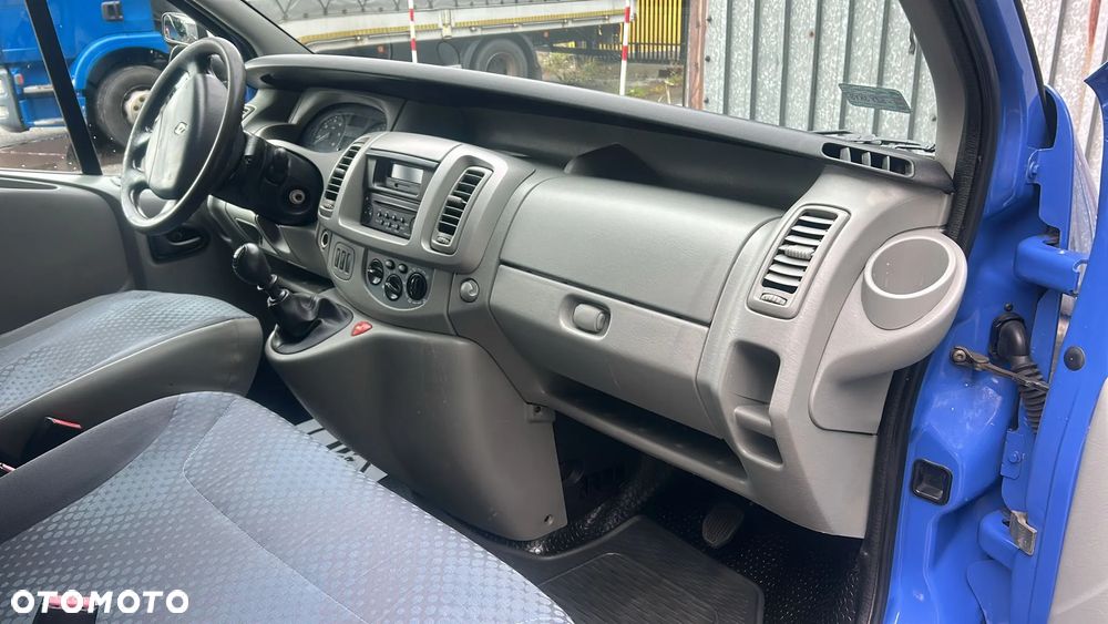 Renault Trafic L1H1 Passenger Lux - 2