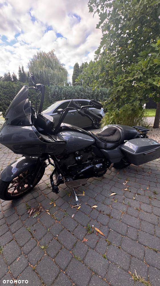Harley-Davidson Touring Road Glide - 2