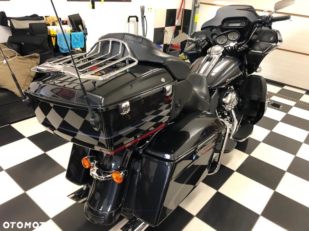 Harley-Davidson Touring Road Glide - 4