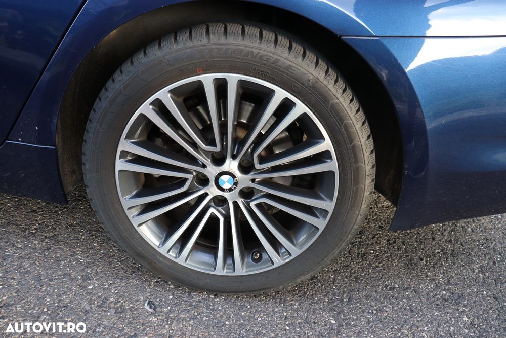 BMW Seria 5 520d xDrive AT - 37