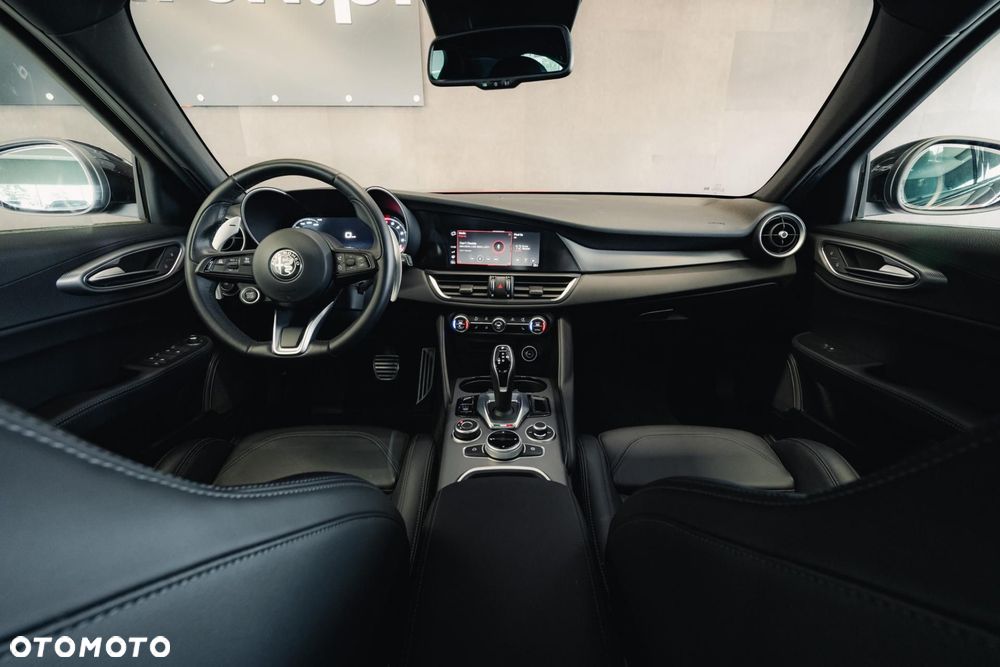 Alfa Romeo Giulia 2.0 Turbo Veloce Q4 - 11