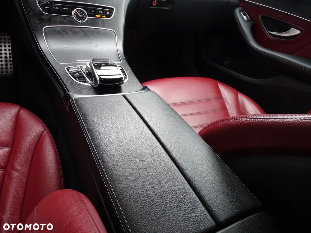 Mercedes-Benz Klasa C 200 7G-TRONIC AMG Line - 23