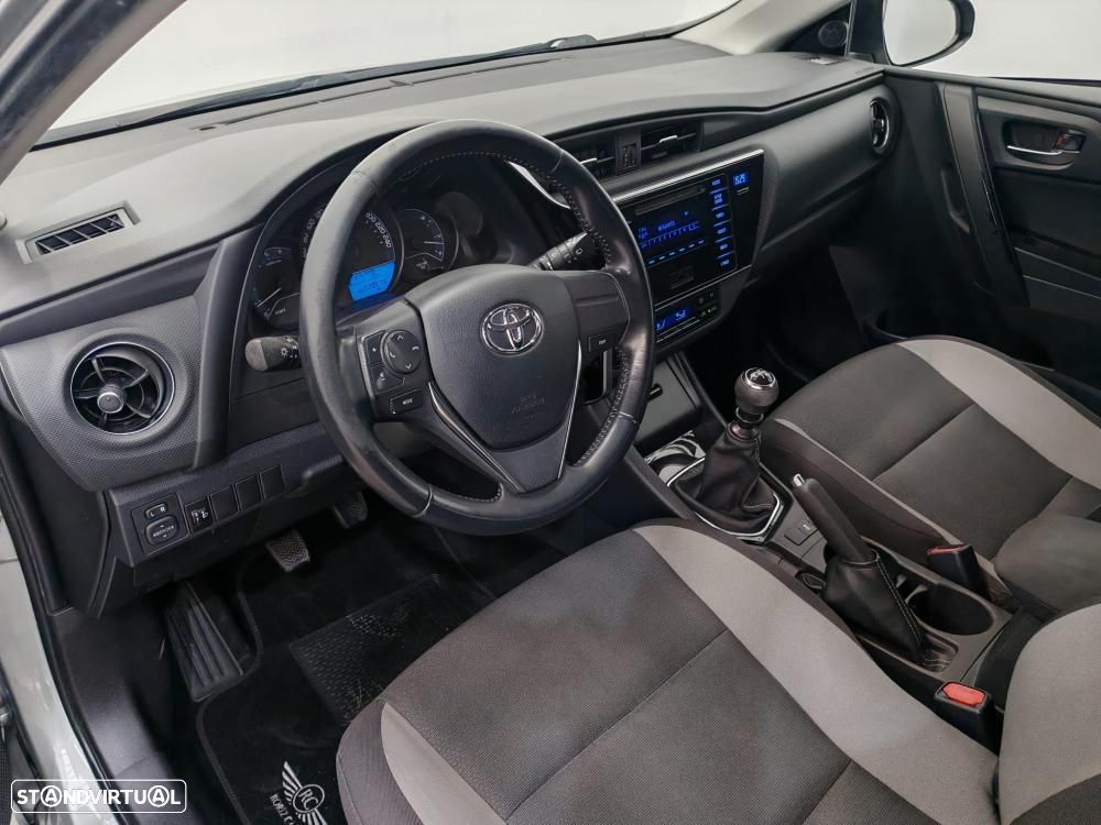 Toyota Auris 1.6 D-4D Comfort - 2