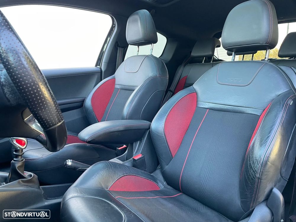 Peugeot 208 GTI 200 THP - 34