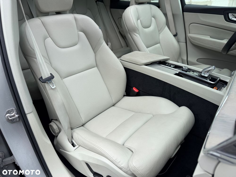 Volvo XC 60 T6 Plug-In Hybrid AWD Inscription - 11