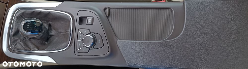 Opel Insignia - 16