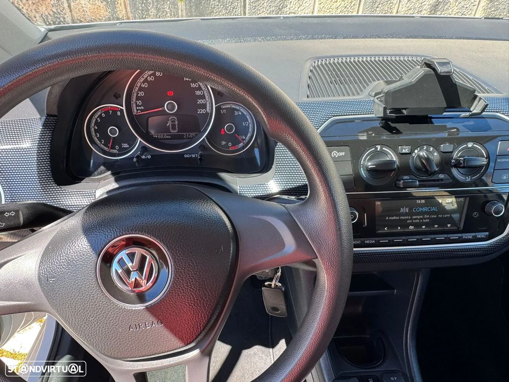 VW Up! street - 16