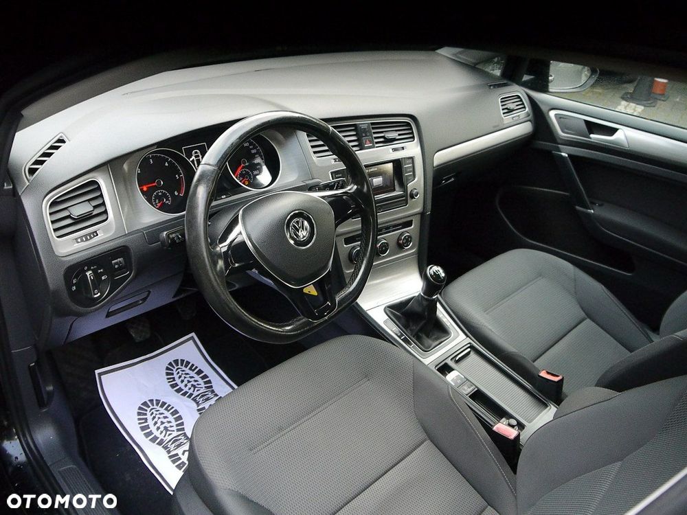 Volkswagen Golf 1.6 TDI BlueMotion Comfortline - 22