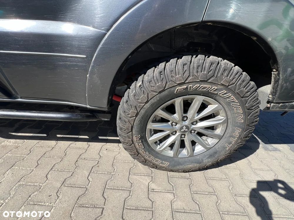 Mitsubishi Pajero 3.2 DID Dakar - 8