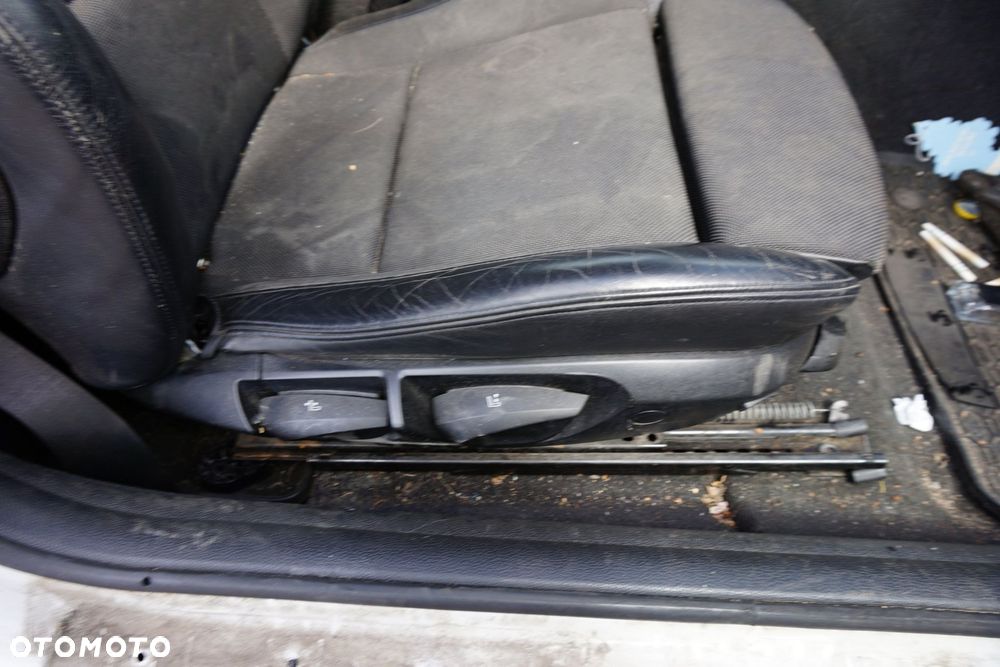 FOTEL PRZEDNI PRAWY 1 E81 LIFT 3D HB PÓŁSKÓRA BMW 2007-2011 - 3