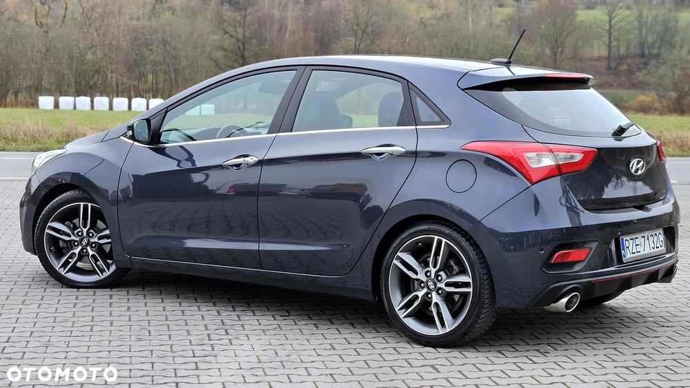 Hyundai i30 1.6 T GDI Turbo - 10