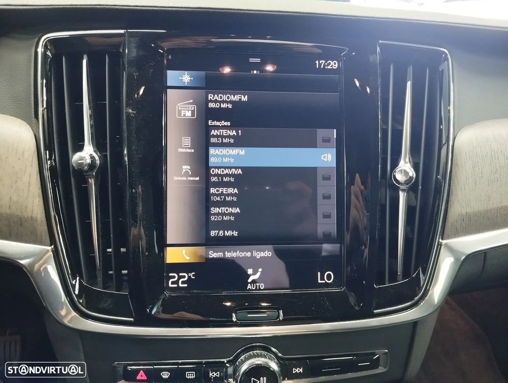 Volvo S90 2.0 B5 Inscription AWD Geartronic - 29