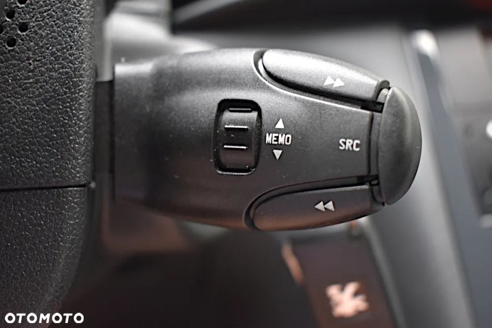 Peugeot 3008 1.6 Active - 21