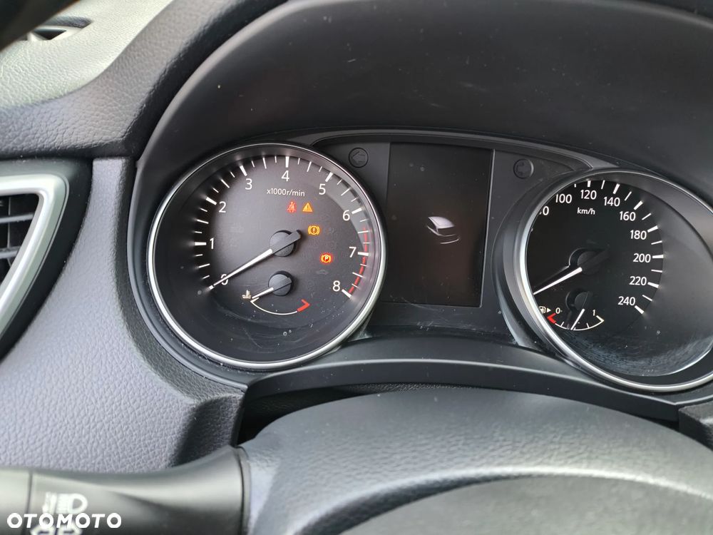 Nissan Qashqai 1.3 DIG-T N-Connecta EU6d - 24