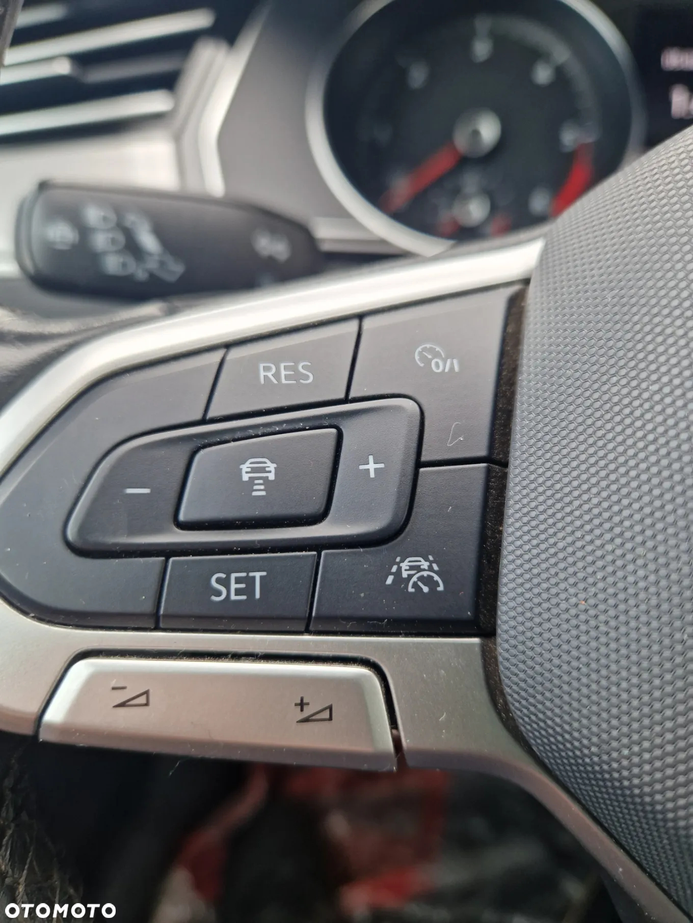 Volkswagen Passat 2.0 TDI SCR DSG Business - 12
