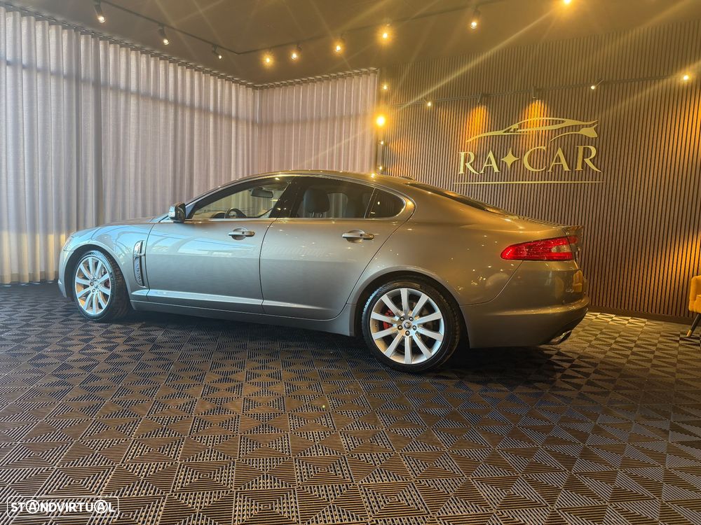 Jaguar XF 4.2 V8 Premium Luxury - 3