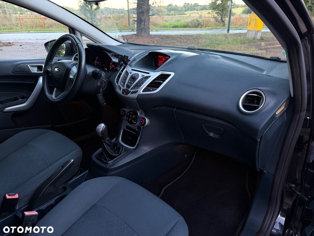 Ford Fiesta 1.3 Black Magic - 8